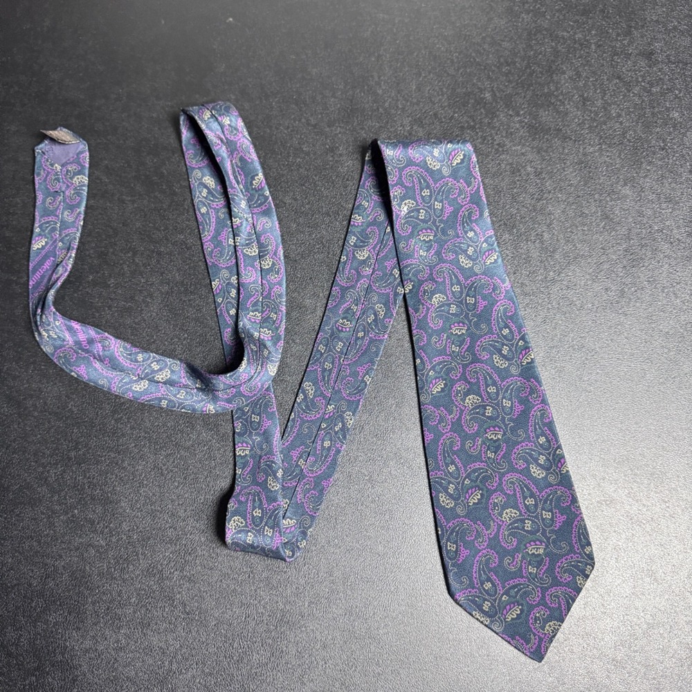 Valentino Necktie Mens One Size Navy Blue Purple Paisley Silk Made in Italy